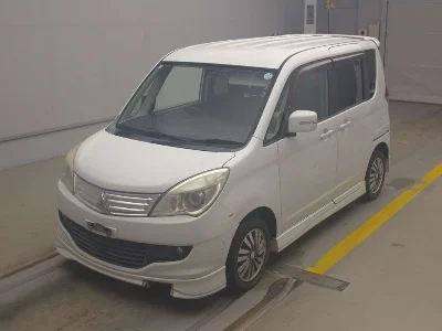 MITSUBISHI DELICA D2