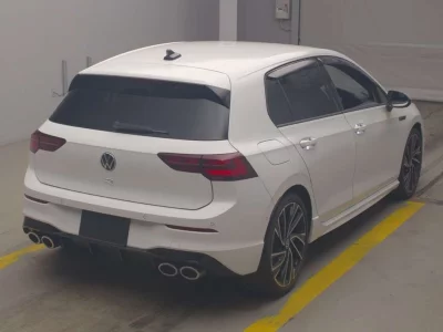 VOLKSWAGEN GOLF R