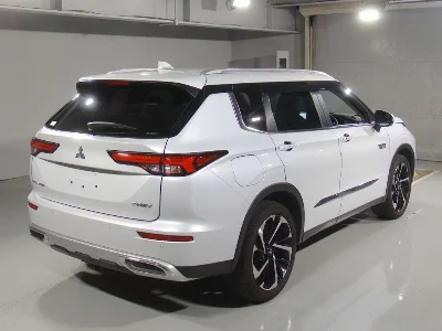 MITSUBISHI OUTLANDER PHEV