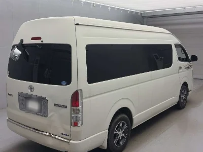 TOYOTA HIACE