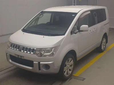 MITSUBISHI DELICA D5