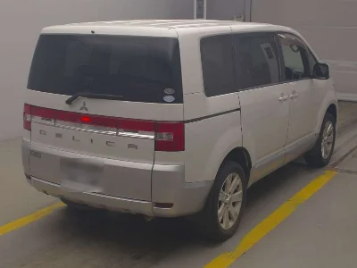MITSUBISHI DELICA D5
