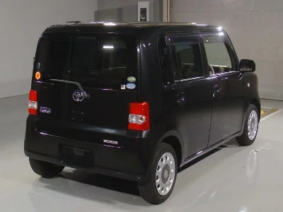 TOYOTA PIXIS SPACE