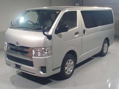 TOYOTA REGIUS VAN