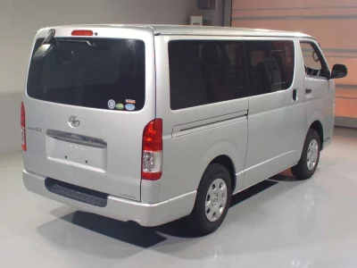 TOYOTA REGIUS VAN