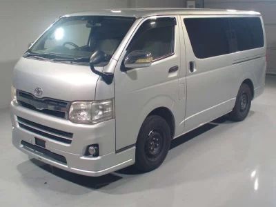 TOYOTA REGIUS VAN