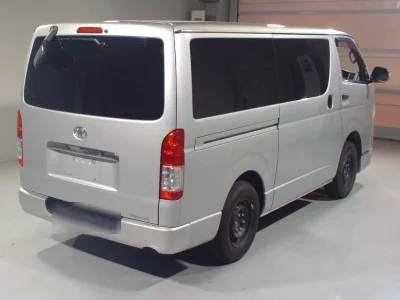 TOYOTA REGIUS VAN