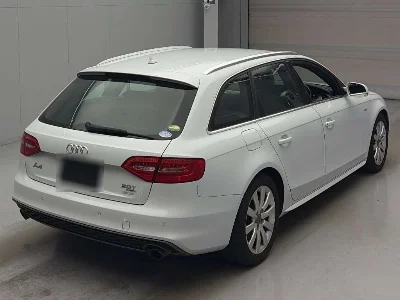 AUDI A4 AVANTE