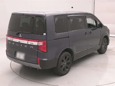 MITSUBISHI DELICA D5