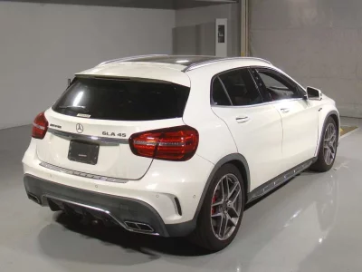 MERCEDES BENZ AMG GLA