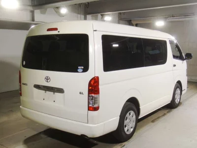 TOYOTA HIACE
