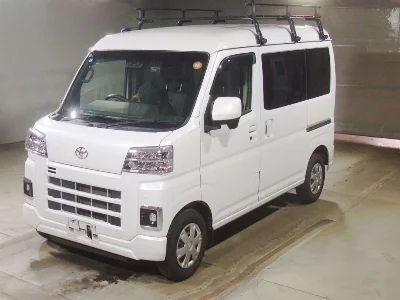 TOYOTA PIXIS VAN