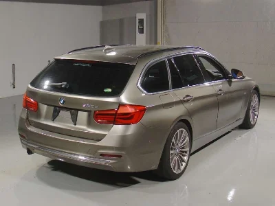 BMW 3 SERIES