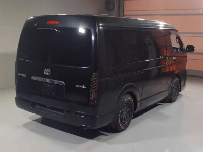 TOYOTA REGIUS VAN