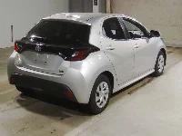 Цена авто Toyota Yaris с аукционов Японии, номер кузова MXPH10, пробег 100 000, оценка 2