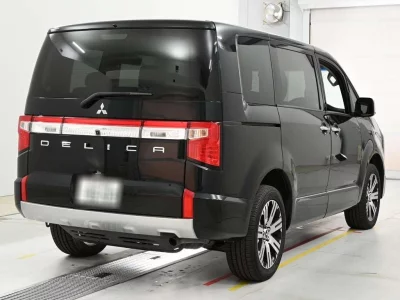 MITSUBISHI DELICA D5