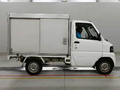 NISSAN CLIPPER TRUCK