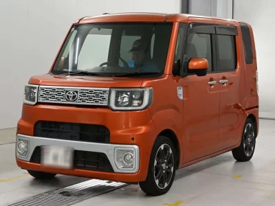 TOYOTA PIXIS MEGA