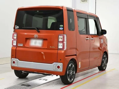 TOYOTA PIXIS MEGA