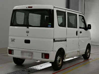 NISSAN CLIPPER VAN