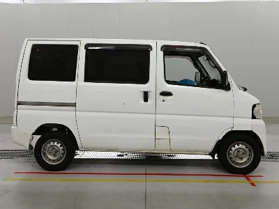 NISSAN CLIPPER VAN