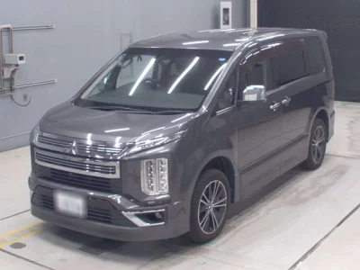 MITSUBISHI DELICA D5