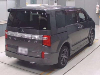 MITSUBISHI DELICA D5
