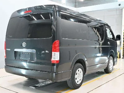 TOYOTA HIACE