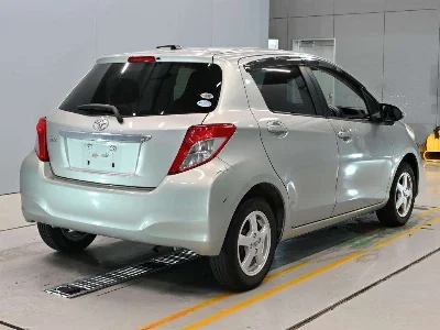 TOYOTA VITZ