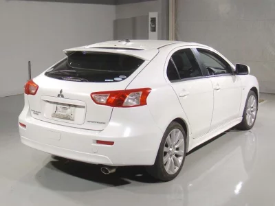 MITSUBISHI GALANT FORTIS SPORTBACK
