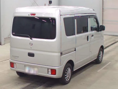 NISSAN CLIPPER VAN