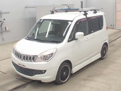 MITSUBISHI DELICA D2
