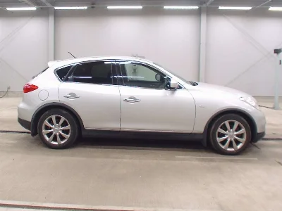 NISSAN SKYLINE CROSSOVER