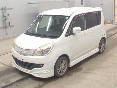 MITSUBISHI DELICA D2