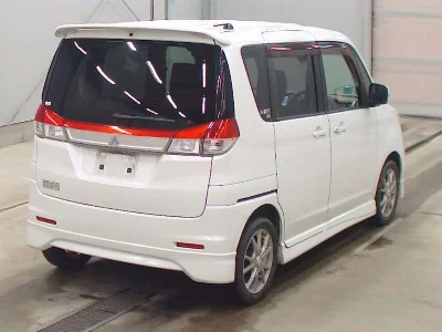 MITSUBISHI DELICA D2