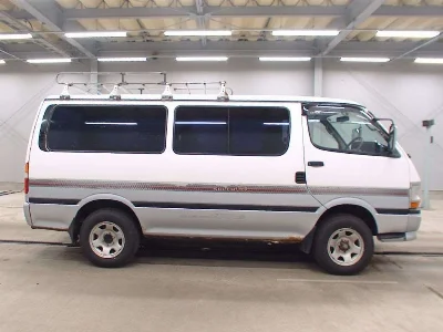 TOYOTA HIACE VAN