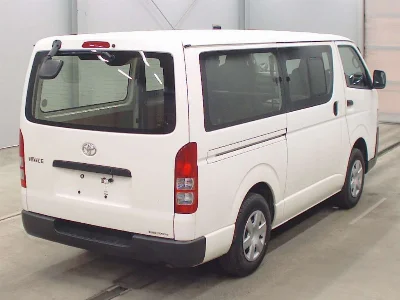 TOYOTA HIACE VAN