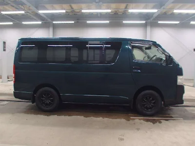 TOYOTA HIACE VAN