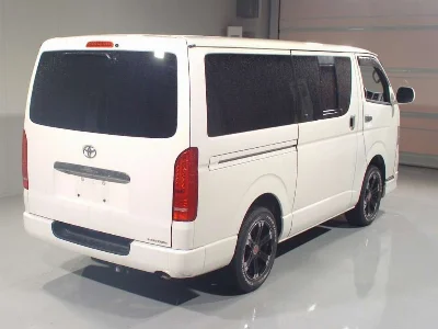 TOYOTA REGIUS VAN