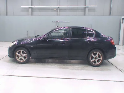 NISSAN SKYLINE