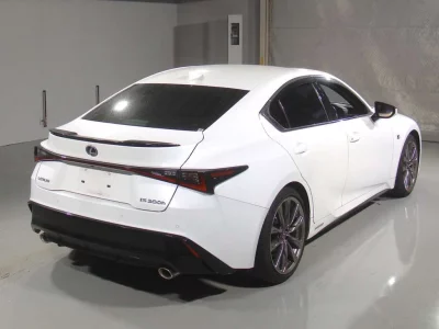 LEXUS IS