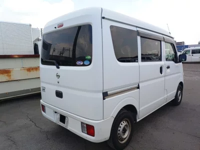 NISSAN CLIPPER VAN
