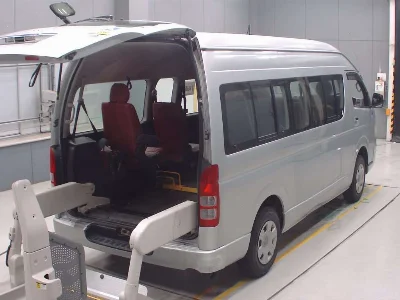 TOYOTA REGIUS VAN