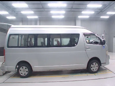 TOYOTA REGIUS VAN