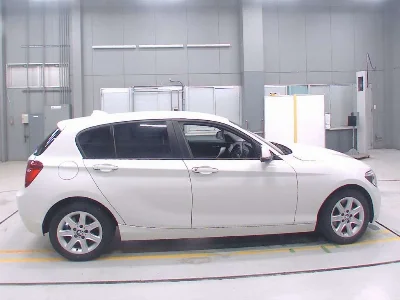 BMW 1 SERIES