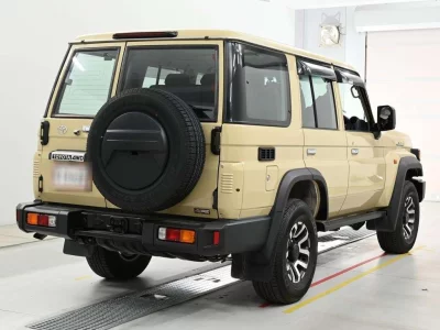 TOYOTA LAND CRUISER
