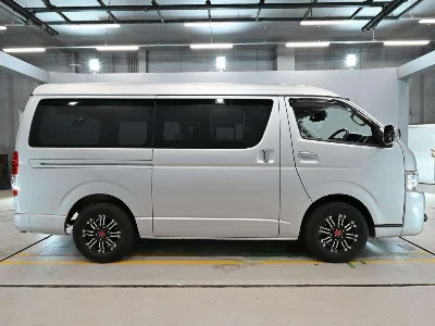 TOYOTA REGIUS VAN