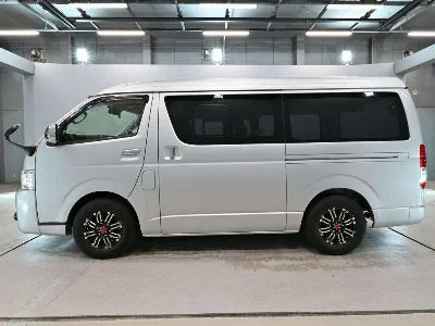 TOYOTA REGIUS VAN