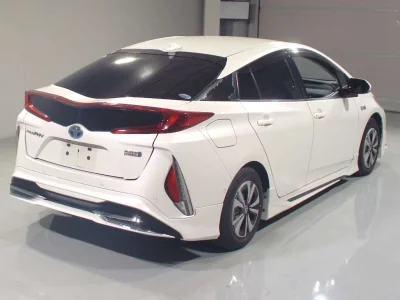 TOYOTA PRIUS PHV