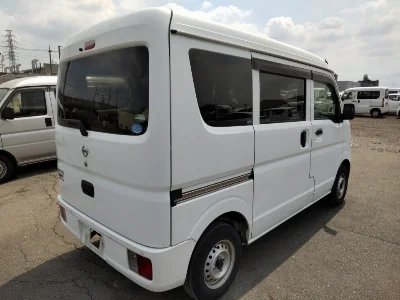NISSAN CLIPPER VAN